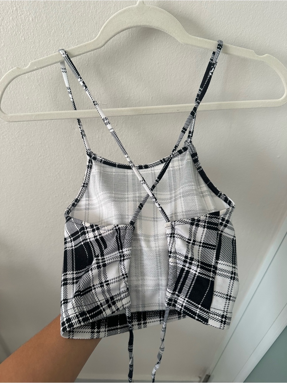 La Hearts Black & White Plaid Crop Cami with Spaghetti Straps - Picture 4 of 6